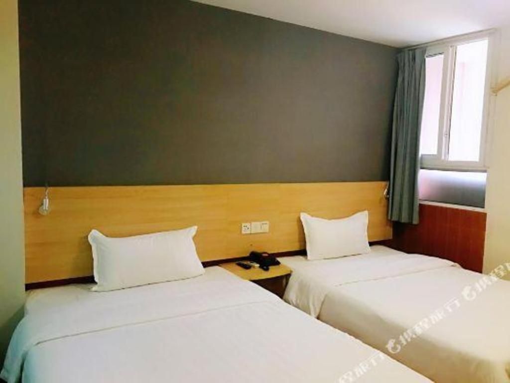 7 Days Inn Luzhou Commercial Pedestrian Street Center Exterior foto